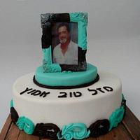 man decorated birthday cake