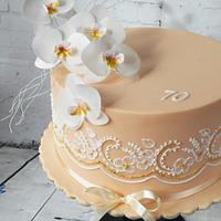 Fashionable cake for women