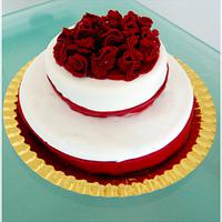 RED ROSES FONDANT CAKE