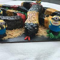 Minion snake cake 