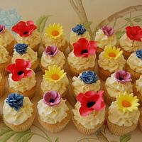 Wild flower mini cupcakes