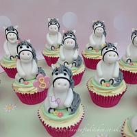 Little White Pony Cupcakes