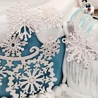 Snow globe frozen cake