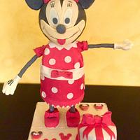 Minnie gravity cake 