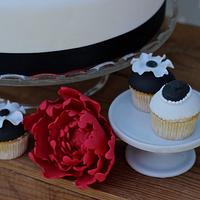 Black and white anemone cake 