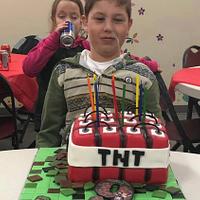 TNT Minecraft cake 