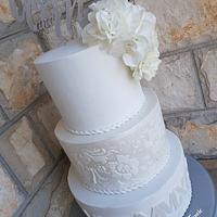 Flower stencile wedding cake