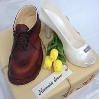 Unusual wedding cake with shoes