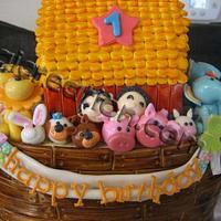 Noah's ark for Twin birthday cake & cupcakes