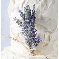 Weddingcake with fresh lavender