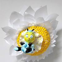 bee cake topper 💖 - cake by Clara - CakesDecor