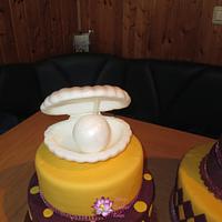 Pearl in the shell cake