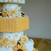 Bronze Cake international entry - Bee themed wedding cake