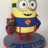 Superman minion cake 