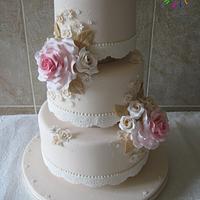 Vintage wedding cake