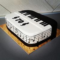 Piano cake