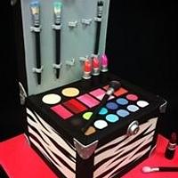 Makeup box cake 