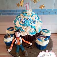 Toy story Giant cupcake 