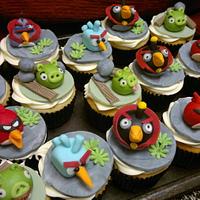 My son's birthday cupcakes -Angry birds