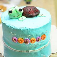 Baby squirt the tortoise cake!