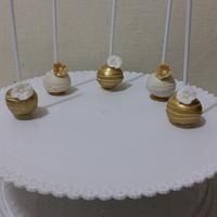 White&Gold Cakepops