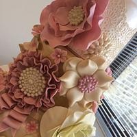 Brooches and Roses Wedding Cake