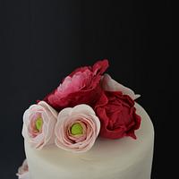 Peony and Renonculus Wedding Cake ©Une Fille en Cuisine