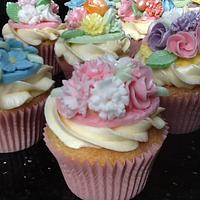 Birthday floral cupcakes