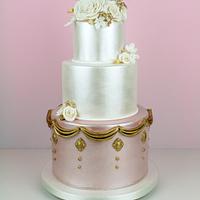 Pearlised Wedding Cake