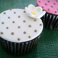 Pink/white cupcakes