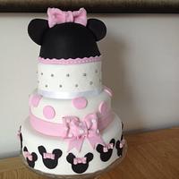 Minnie Mouse cake 
