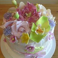 A little cake with flowers 