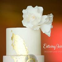 Romantic Blush & Gold Wedding Cake