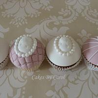 Dusky Pink Vintage Wedding cake & Cupcakes