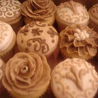 Lace & Flower Cupcakes