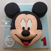 Mickey Mouse face cake 