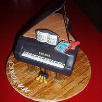 Grand Piano cake