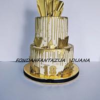 Golden drip cake 