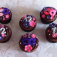 Mask cupcakes
