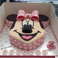 2D Minnie Mouse birthday cake