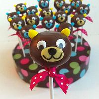 Teddy bear cake pops