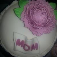 mothers day ruffle cake and cupcakes
