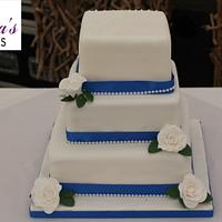 White Roses Wedding cake