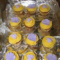 LSU colored cupcakes