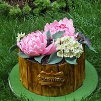 cake basket whith flowers