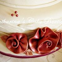 Old charm ribbon roses wedding cake