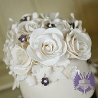 Flower garland cake