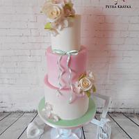 Pastel wedding cake