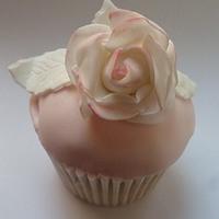Pink Vintage style Cupcakes