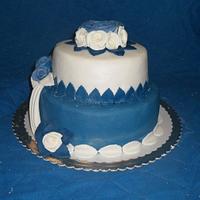 "Roses are white, roses are blue" cake